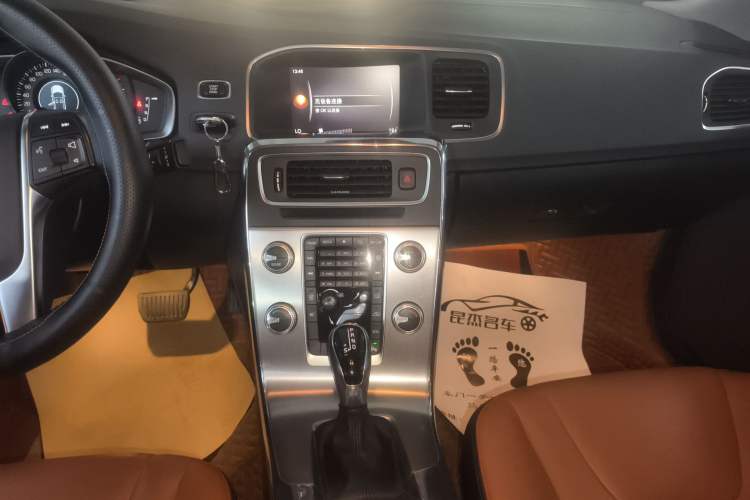 Used Volvo S60 2019 S60L Facelift T5 Intelligent Advanced Edition Audio And AC Panel