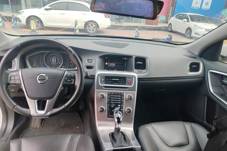 Used Volvo S60 2019 S60L Facelift T5 Intelligent Advanced Edition Audio And AC Panel