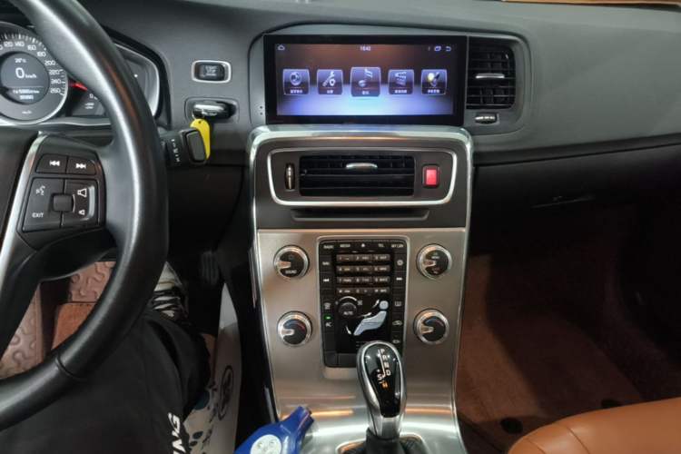 Used Volvo S60 2019 S60L T3 Intelligent Upgrade Edition Audio And AC Panel