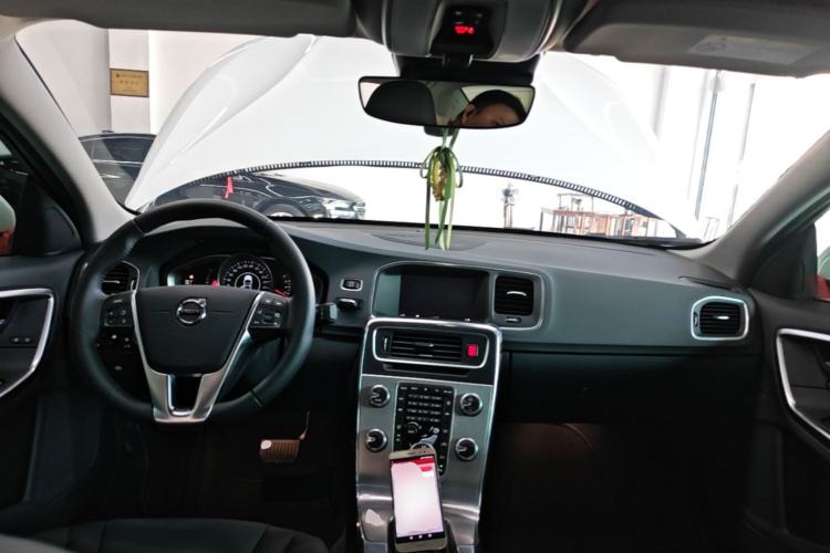 Used Volvo S60 2019 S60L T3 Intelligent Upgrade Edition Center Console
