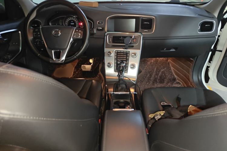 Used Volvo S60 2019 S60L Facelift T5 Intelligent Advanced Edition Center Console