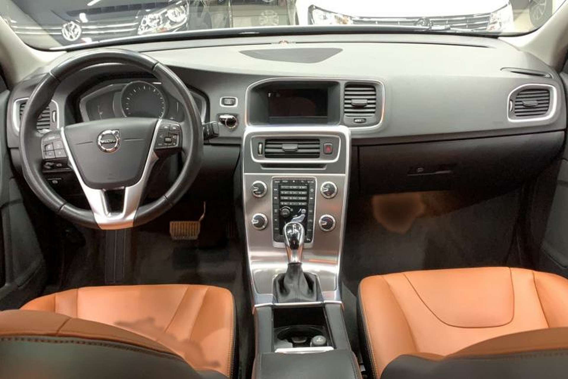 Used Volvo S60 2019 S60L T5 Smart Range Edition Center Console