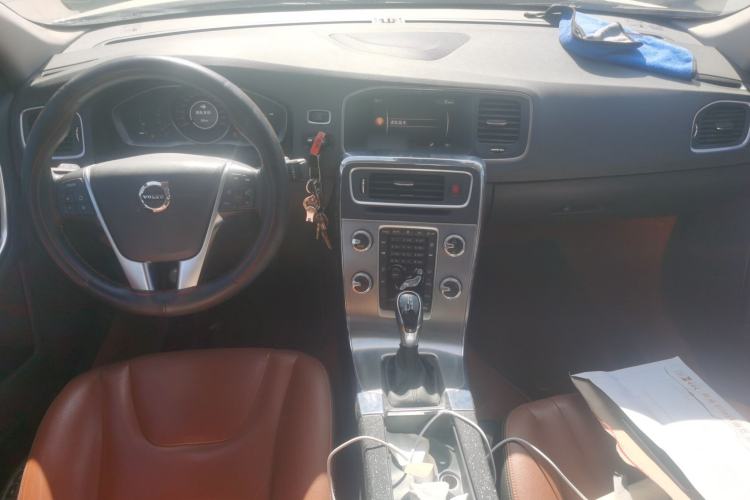 Used Volvo S60 2019 S60L Facelift T5 Intelligent Advanced Edition Center Console