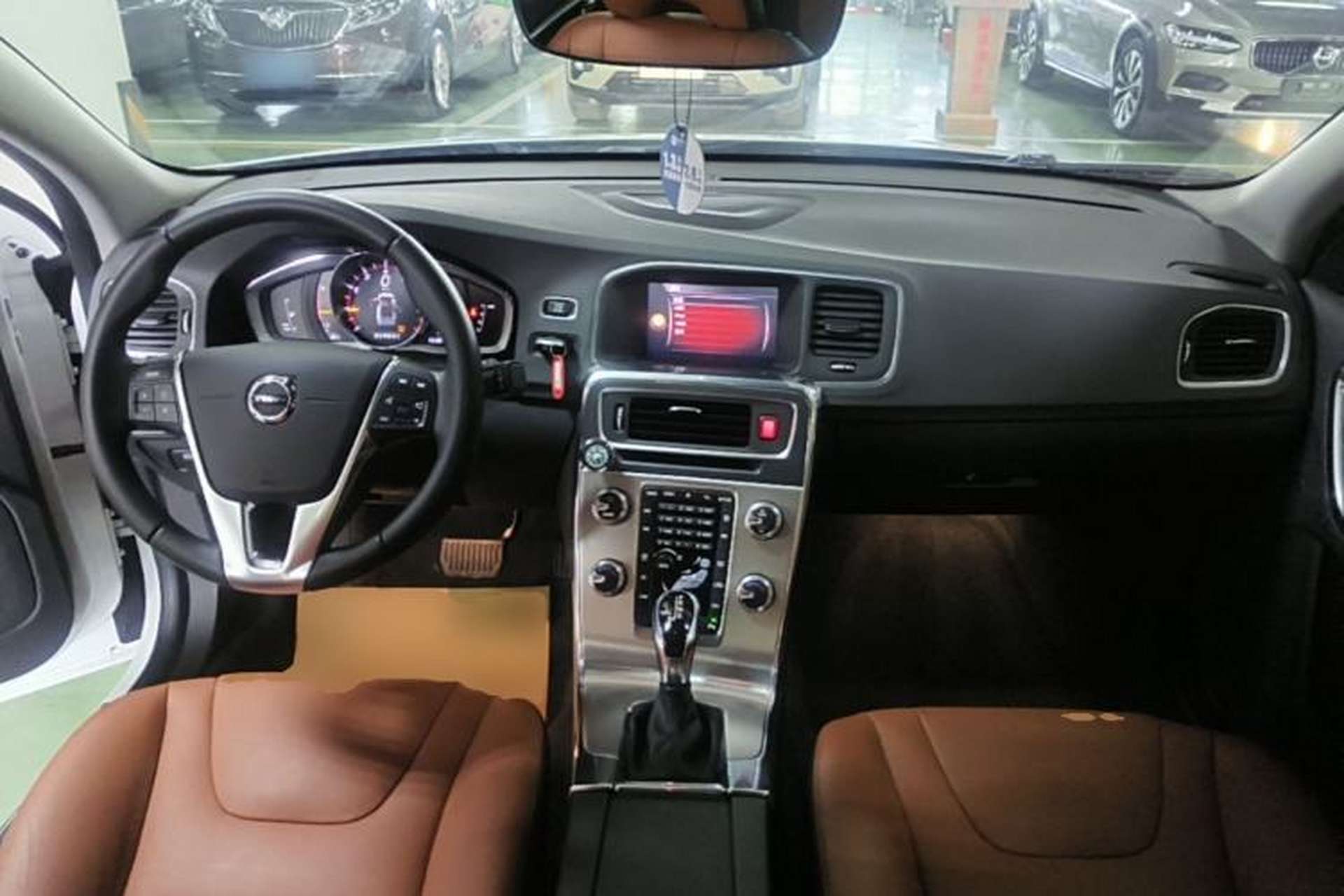 Used Volvo S60 2019 S60L T5 Smart Range Edition Center Console