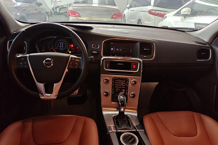Used Volvo S60 2019 S60L Facelift T5 Intelligent Advanced Edition Center Console
