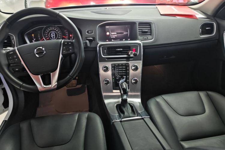 Used Volvo S60 2019 S60L Facelift T5 Intelligent Advanced Edition Center Console