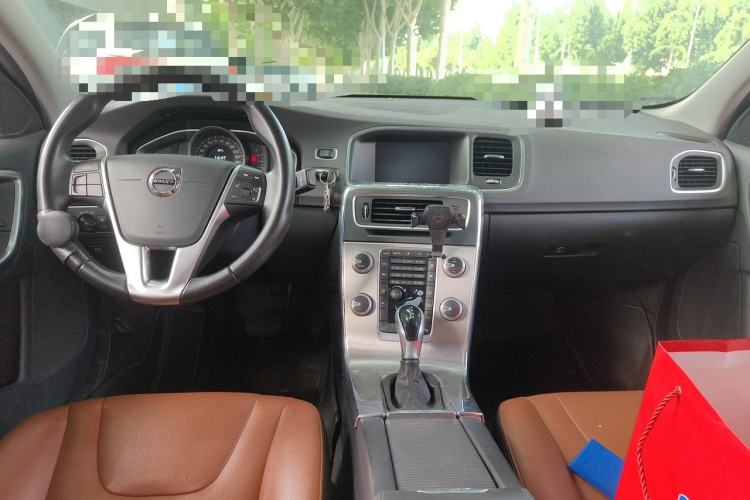 Used Volvo S60 2019 S60L Facelift T5 Intelligent Advanced Edition Center Console