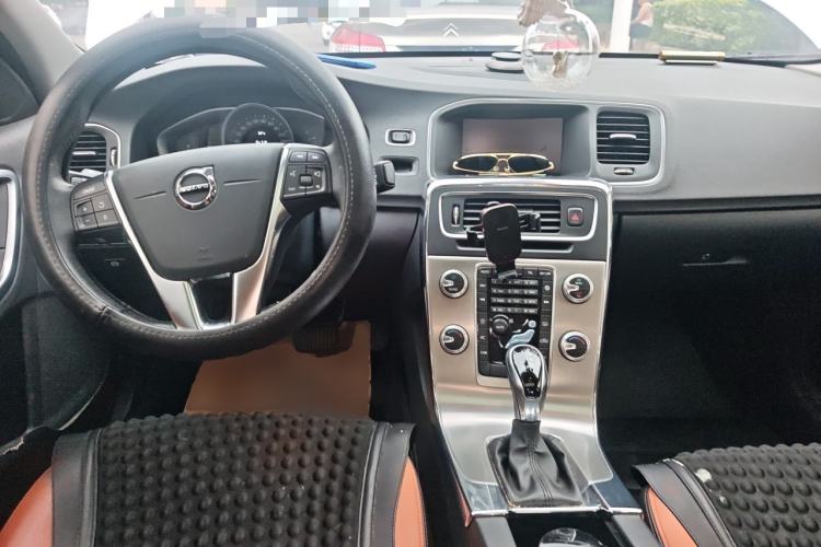 Used Volvo S60 2019 S60L Facelift T5 Intelligent Advanced Edition Center Console
