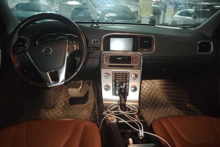 Used Volvo S60 2019 S60L Facelift T5 Intelligent Advanced Edition Center Console