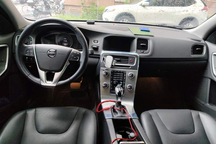 Used Volvo S60 2019 S60L Facelift T5 Intelligent Advanced Edition Center Console