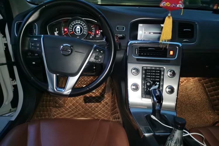 Used Volvo S60 2019 S60L Facelift T5 Intelligent Advanced Edition Center Console
