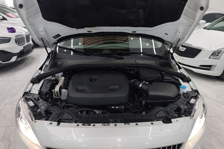 Used Volvo S60 2019 S60L T5 Smart Range Edition Engine Bay