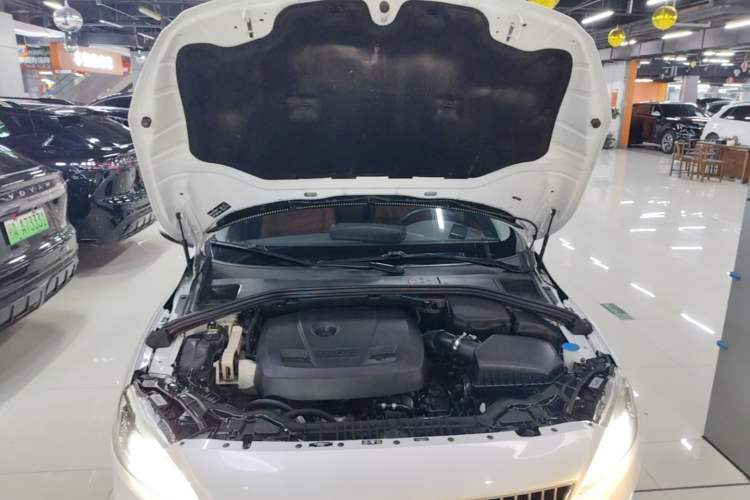 Used Volvo S60 2019 S60L T5 Smart Range Edition Engine Bay