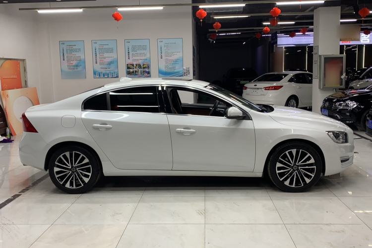 Used Volvo S60 2019 S60L T5 Smart Range Edition Exterior 1