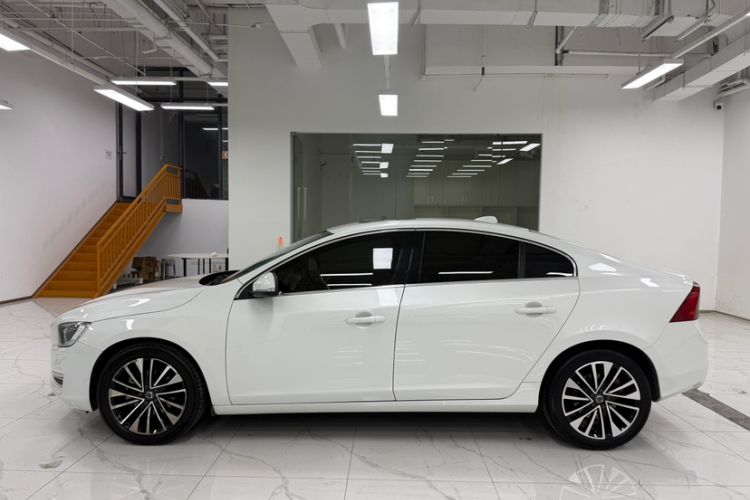 Used Volvo S60 2019 S60L T5 Smart Range Edition Exterior 2