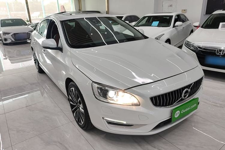 Used Volvo S60 2019 S60L T5 Smart Range Edition Front Right 45 Deg