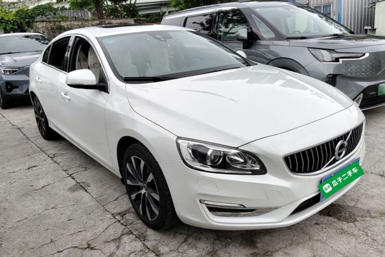Used Volvo S60 2019 S60L T3 Intelligent Upgrade Edition Front Right 45 Deg