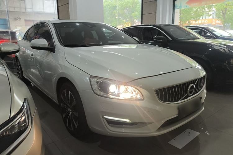Used Volvo S60 2019 S60L T3 Intelligent Upgrade Edition Front Right 45 Deg