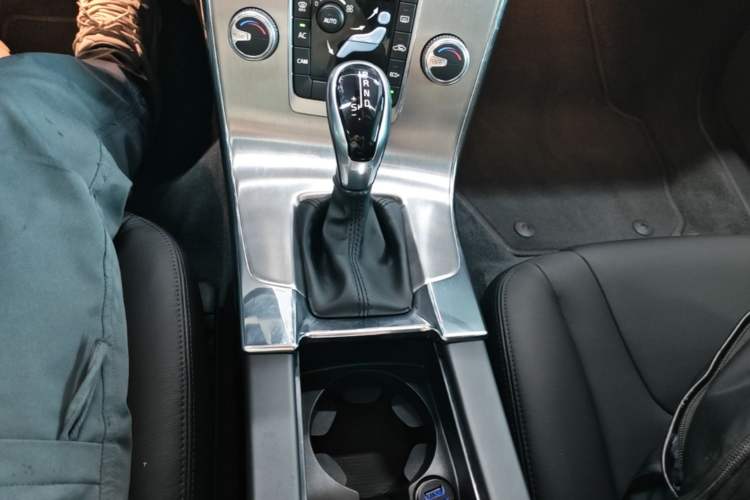 Used Volvo S60 2019 S60L T3 Intelligent Upgrade Edition Gear Lever