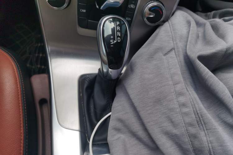 Used Volvo S60 2019 S60L T5 Smart Range Edition Gear Lever