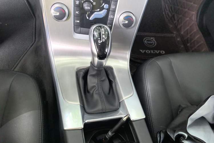 Used Volvo S60 2019 S60L T3 Intelligent Upgrade Edition Gear Lever