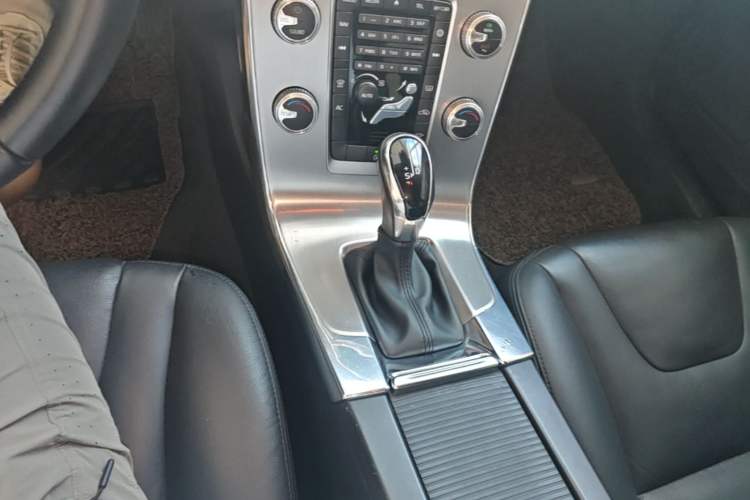 Used Volvo S60 2019 S60L Facelift T5 Intelligent Advanced Edition Gear Lever