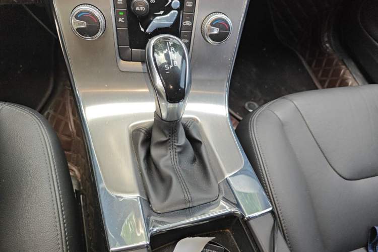 Used Volvo S60 2019 S60L Facelift T5 Intelligent Advanced Edition Gear Lever