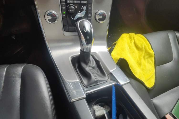 Used Volvo S60 2019 S60L Facelift T5 Intelligent Advanced Edition Gear Lever