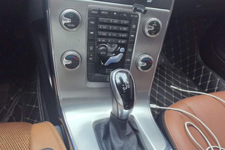 Used Volvo S60 2019 S60L Facelift T5 Intelligent Advanced Edition Gear Lever