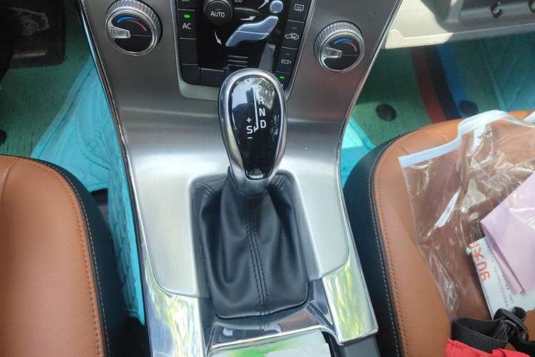 Used Volvo S60 2019 S60L Facelift T5 Intelligent Advanced Edition Gear Lever