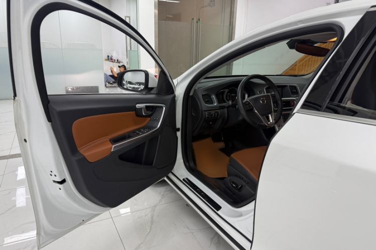 Used Volvo S60 2019 S60L T5 Smart Range Edition Interior 1