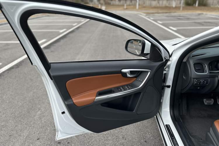 Used Volvo S60 2019 S60L Facelift T5 Intelligent Advanced Edition Interior 4