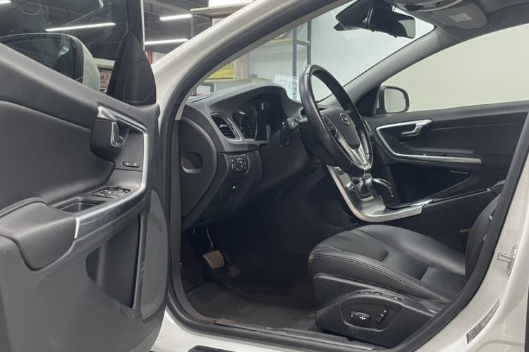 Used Volvo S60 2019 S60L Facelift T5 Intelligent Advanced Edition Interior 4