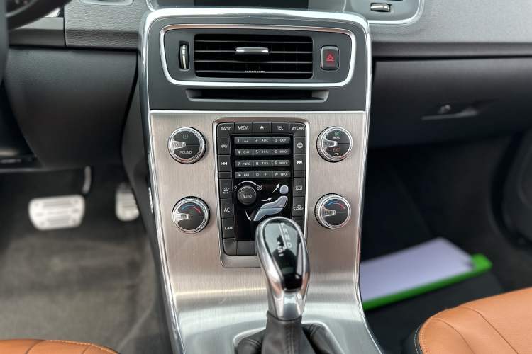 Used Volvo S60 2019 S60L Facelift T5 Intelligent Advanced Edition Interior 8