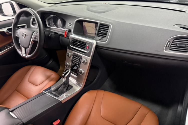 Used Volvo S60 2019 S60L T5 Smart Range Edition Interior 9