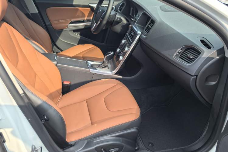 Used Volvo S60 2019 S60L Facelift T5 Intelligent Advanced Edition Interior 9