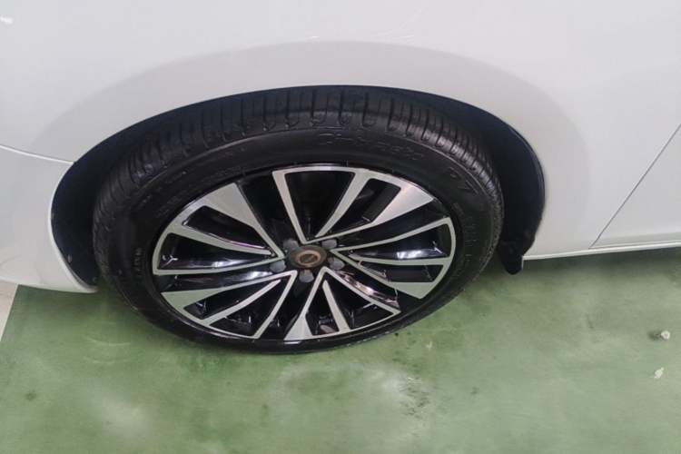 Used Volvo S60 2019 S60L T5 Smart Range Edition Left Front Wheel Hub