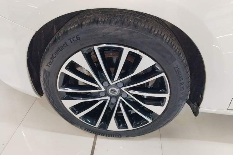 Used Volvo S60 2019 S60L T5 Smart Range Edition Left Front Wheel Hub
