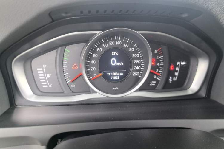 Used Volvo S60 2019 S60L T3 Intelligent Upgrade Edition Odometer Close Up
