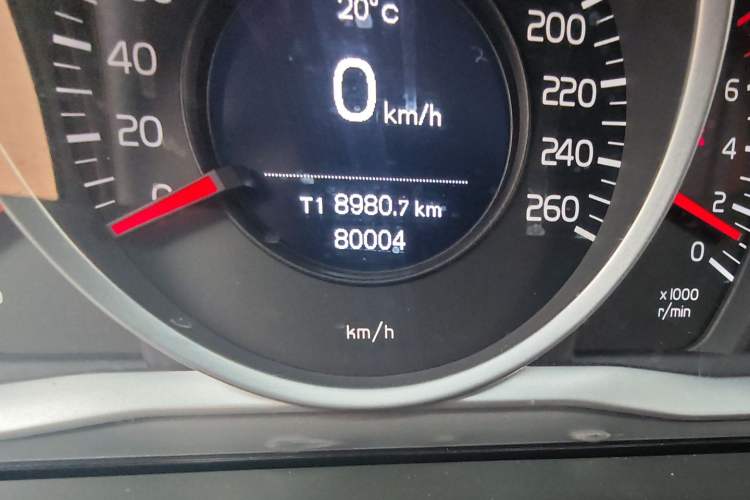 Used Volvo S60 2019 S60L T3 Intelligent Upgrade Edition Odometer Close Up