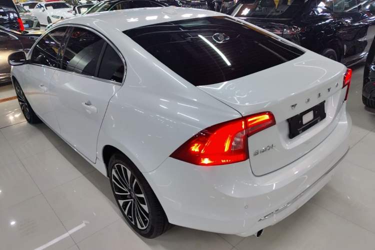Used Volvo S60 2019 S60L T5 Smart Range Edition Rear Left 45 Deg