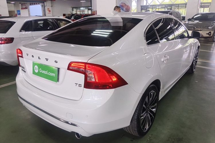 Used Volvo S60 2019 S60L T5 Smart Range Edition Rear Right 45 Deg