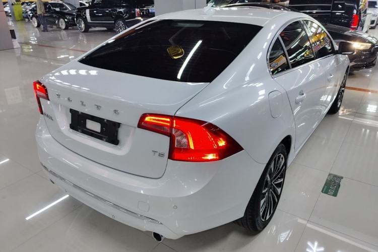 Used Volvo S60 2019 S60L T5 Smart Range Edition Rear Right 45 Deg