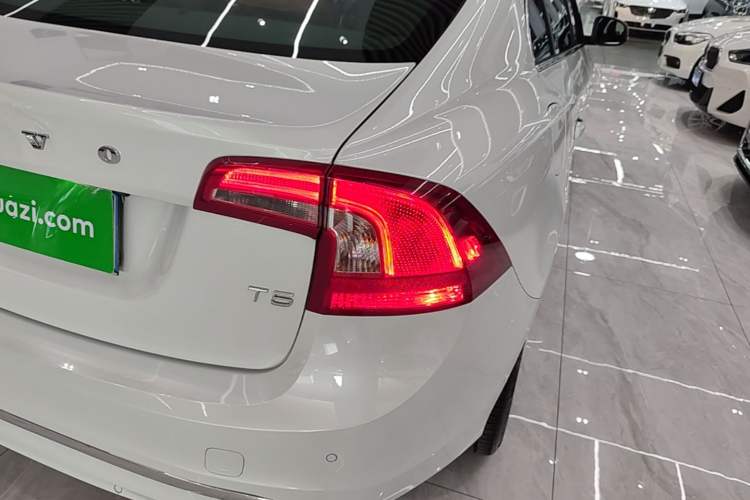 Used Volvo S60 2019 S60L T5 Smart Range Edition Right Rear Taillight