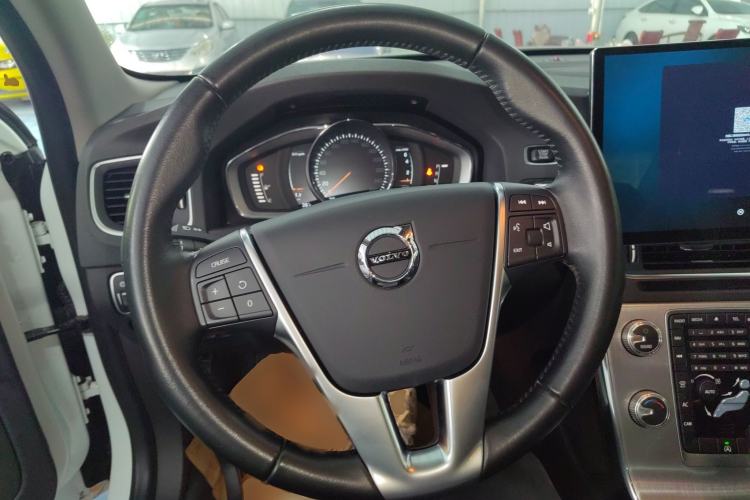 Used Volvo S60 2019 S60L T5 Smart Range Edition Steering Wheel