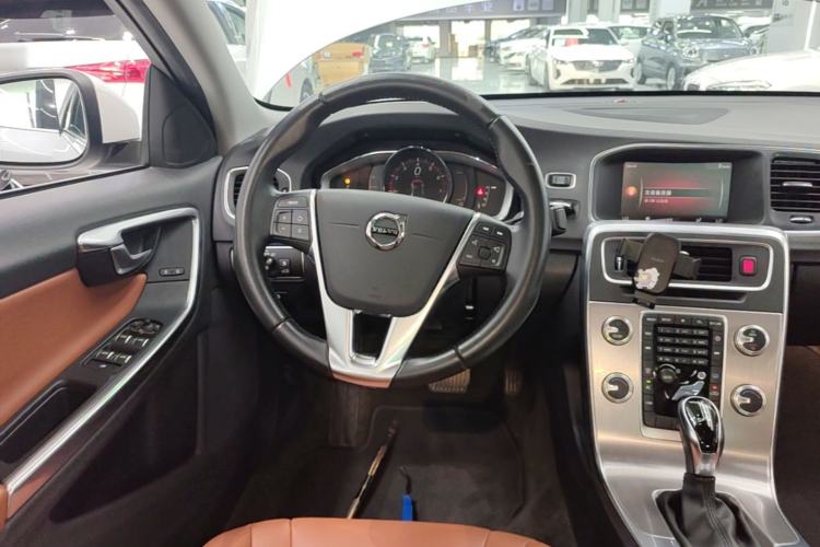 Used Volvo S60 2019 S60L T5 Smart Range Edition Steering Wheel