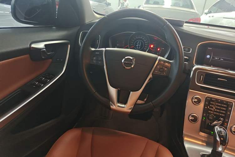Used Volvo S60 2019 S60L Facelift T5 Intelligent Advanced Edition Steering Wheel