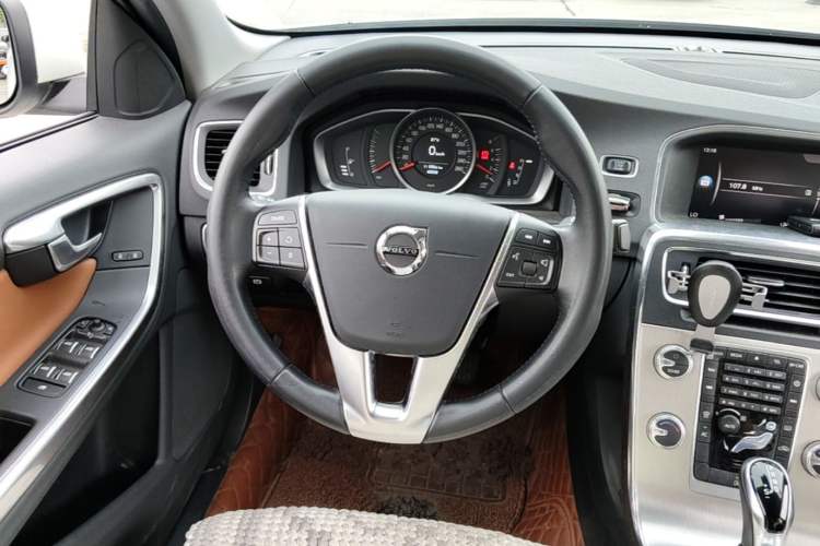 Used Volvo S60 2019 S60L T3 Intelligent Upgrade Edition Steering Wheel