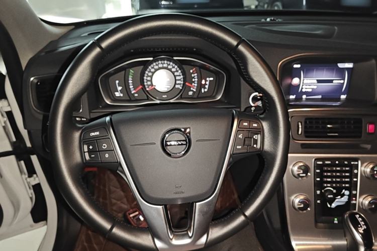 Used Volvo S60 2019 S60L T3 Intelligent Upgrade Edition Steering Wheel