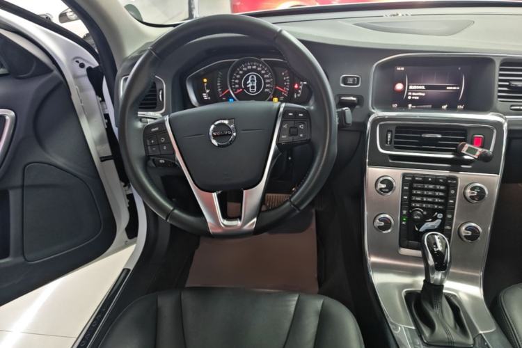 Used Volvo S60 2019 S60L Facelift T5 Intelligent Advanced Edition Steering Wheel